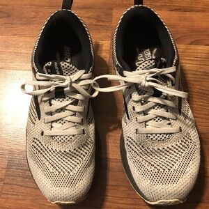 GUC Brooks Revel Sneakers